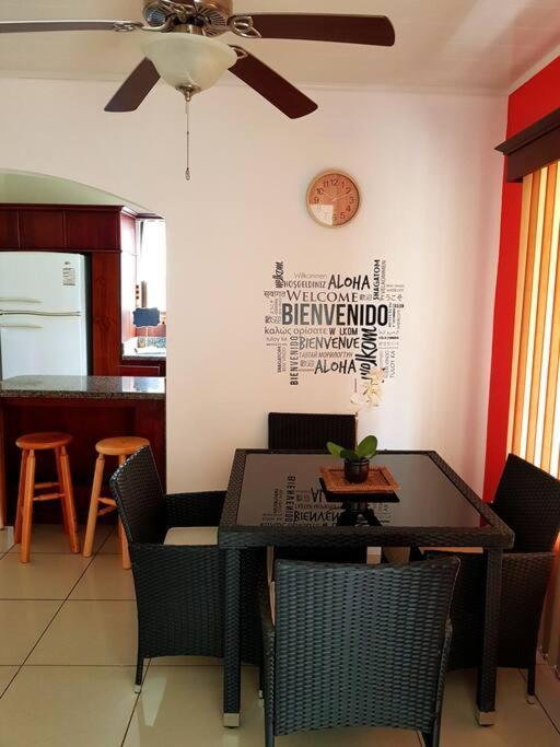 Elegant Villa In La Fortuna With Spacious Backyard Plus Very Private Pool & Parking Exterior foto
