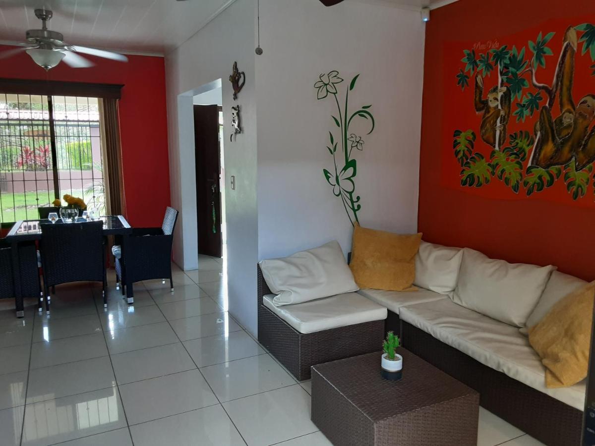 Elegant Villa In La Fortuna With Spacious Backyard Plus Very Private Pool & Parking Exterior foto