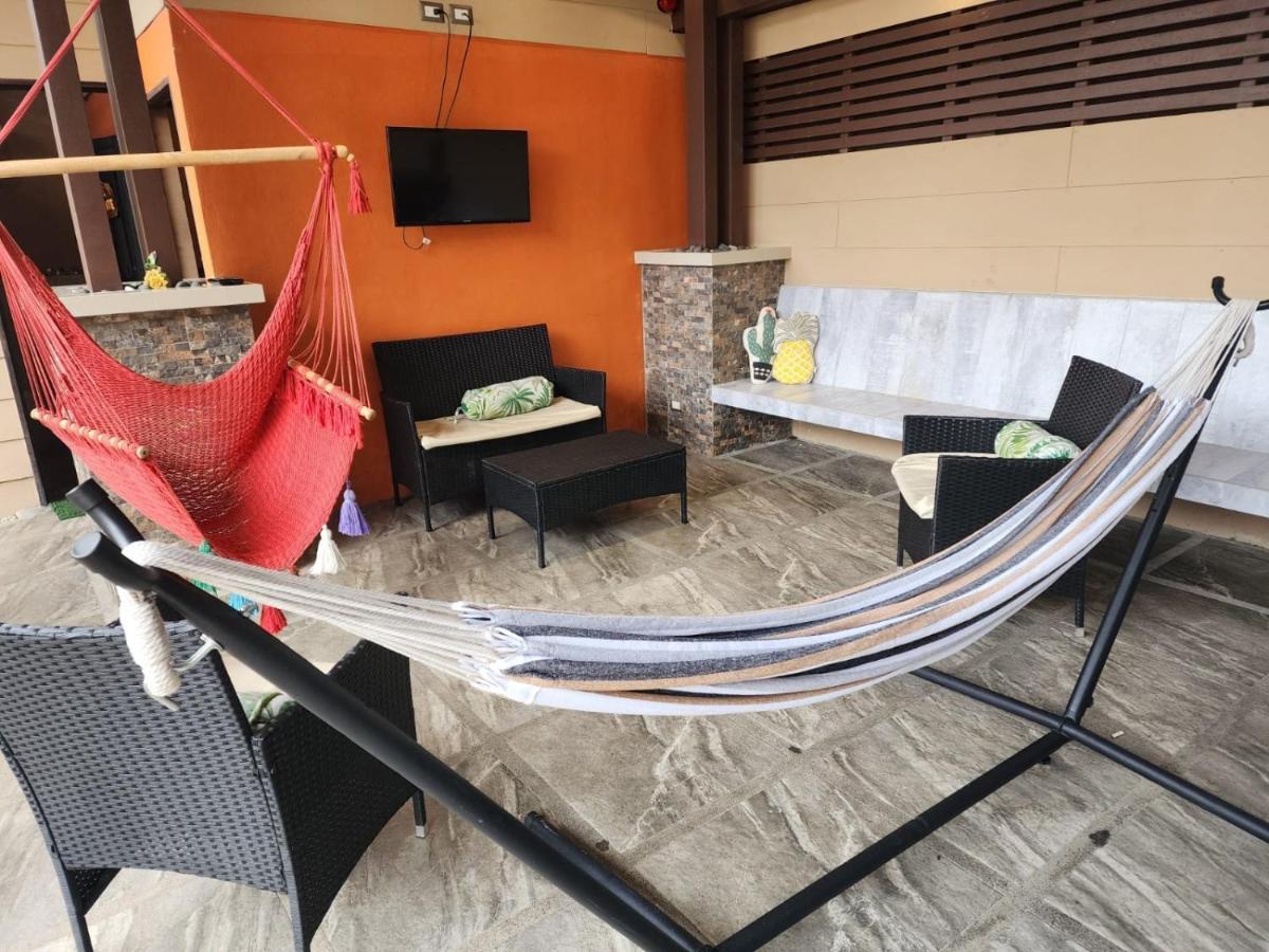 Elegant Villa In La Fortuna With Spacious Backyard Plus Very Private Pool & Parking Exterior foto