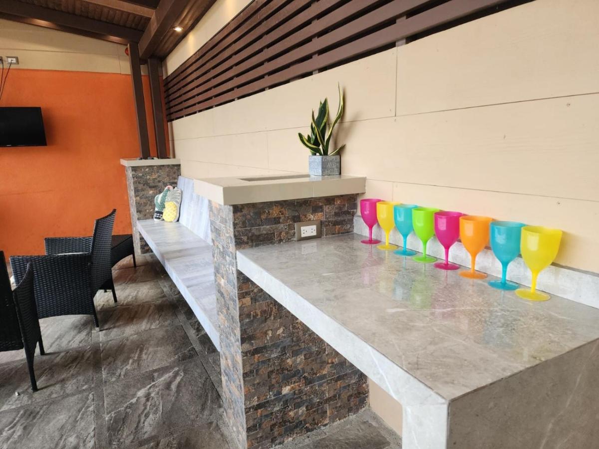 Elegant Villa In La Fortuna With Spacious Backyard Plus Very Private Pool & Parking Exterior foto